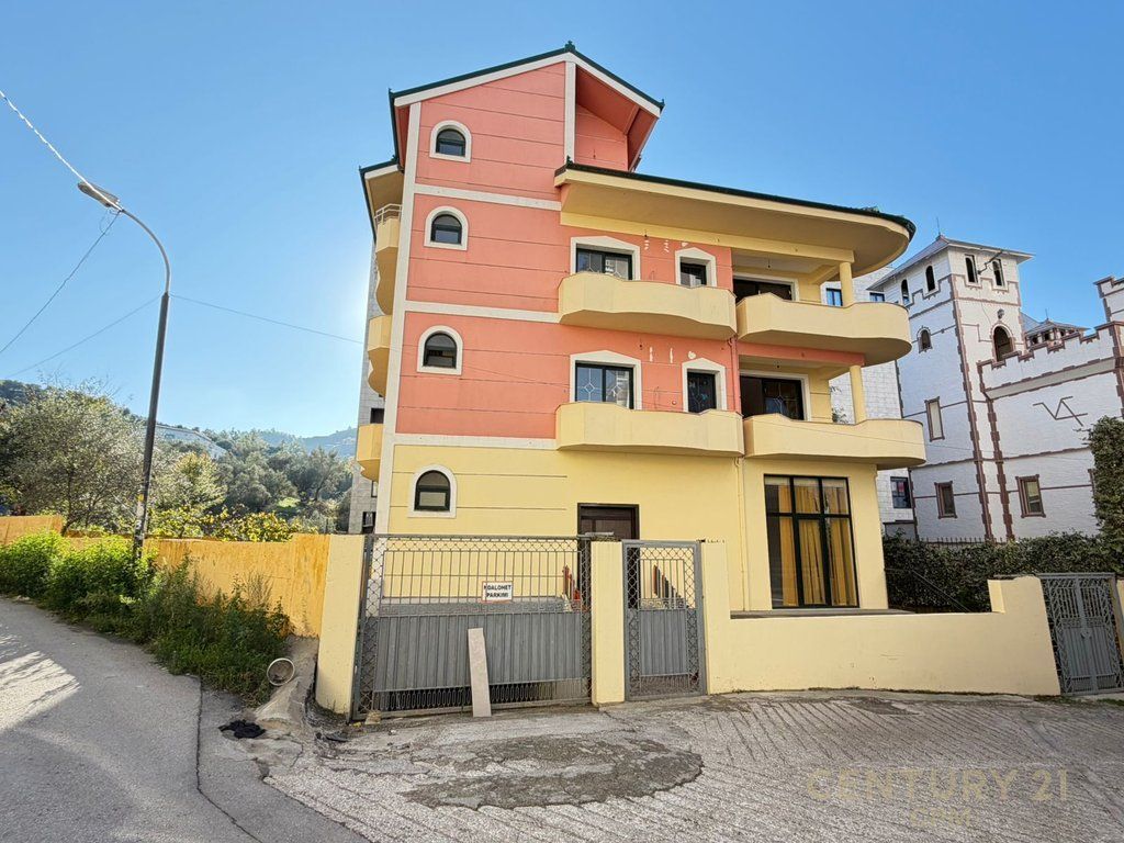 VILE KATER KATESHE PER QIRA TEK KOPSHTI ZOOLOGJIK! 2,500 € /Muaj