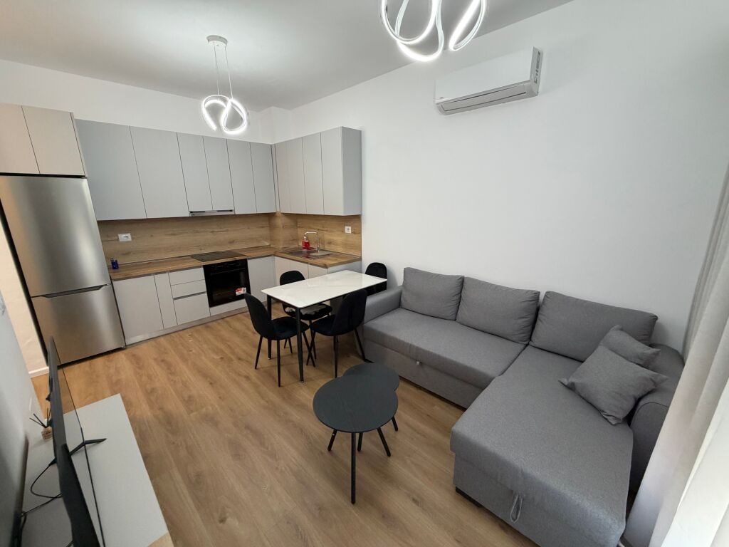 Jepet me qera Apartament 1+1 Ali Demi 380 mij lek 