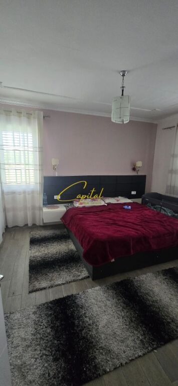 VILE PRIVATE ME QIRA 180 M2 BALDUSHK 1.500 EURO