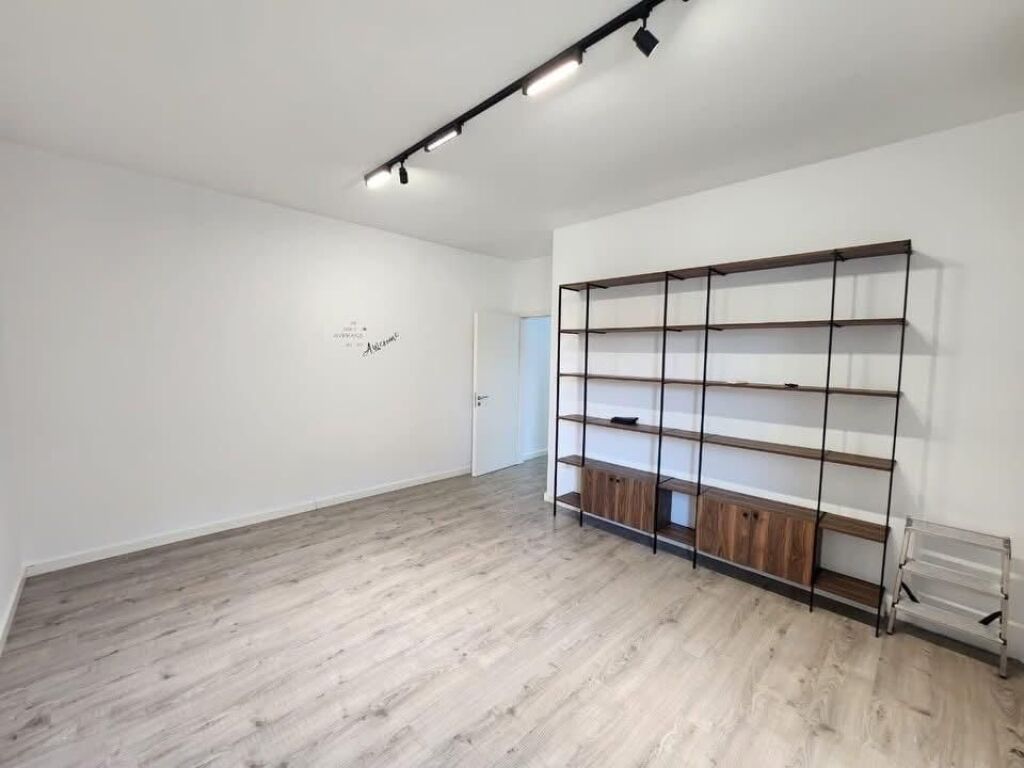 Rent | Ambjent Biznesi | Stadiumi Dinamo | 800 €/month