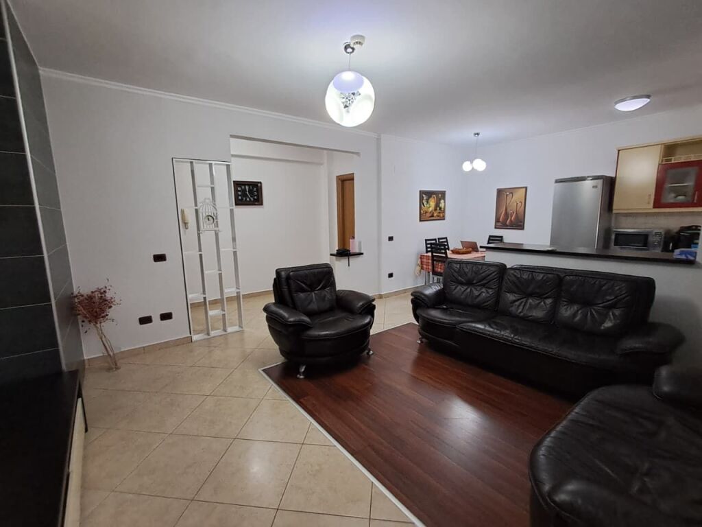 Jepet me qira apartament 2+1 te Markata, Durrës