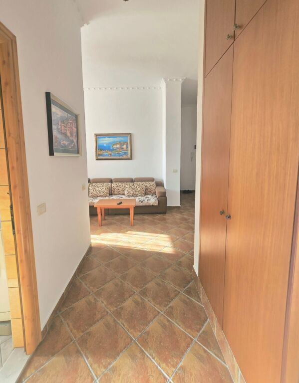 JEPET APARTAMENT ME QERA 1+1, BLLOKU I AMBASADAVE