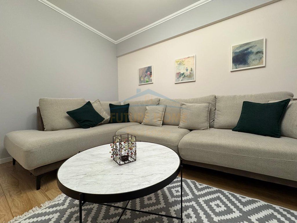 Shitet, Apartament 2+1, Rruga Mine Peza. Empire67078