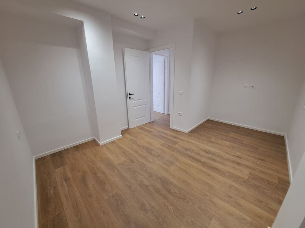 Shitet Apartament 1+1, 21 Dhjetori, Rruga Muhamet Gjollesha (ID 51110001)