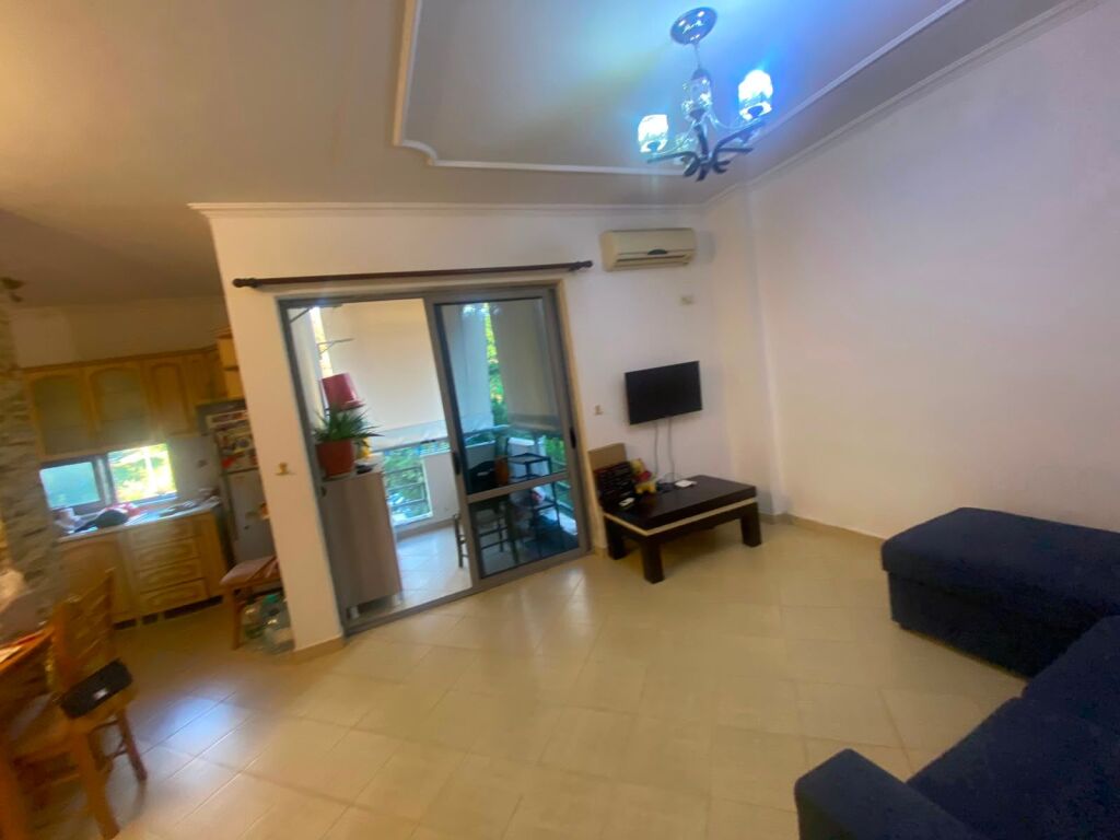 JEPET ME QIRA, APARTAMENT 1+1, Fresk