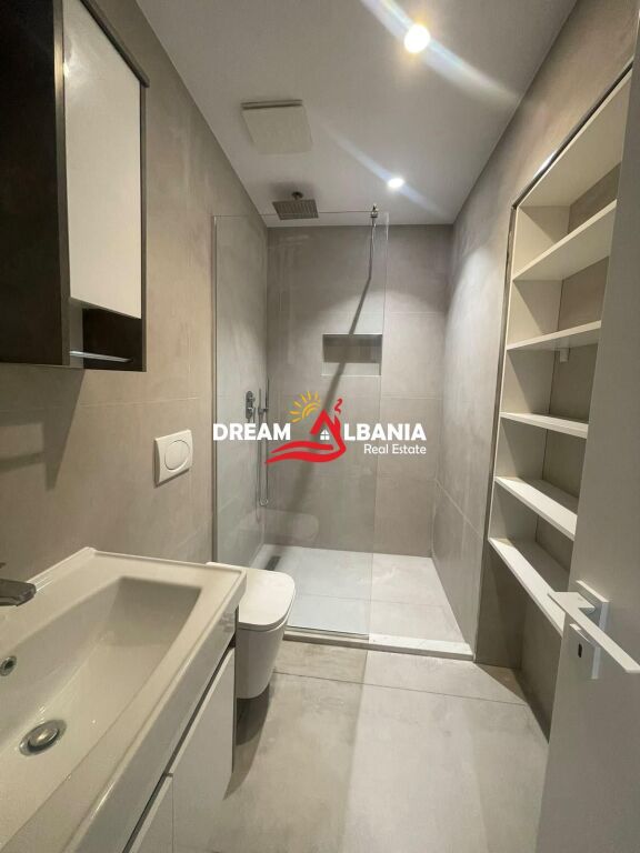 Jepet me qera apartament 1+1 tek rruga Asim Vokshi ID(4219509)