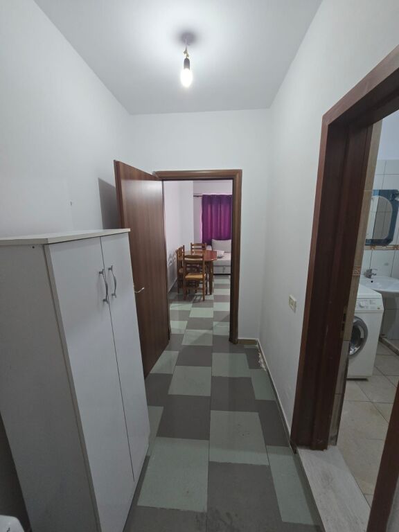 🏡 Jepet me qera apartament 1+1 – Rruga Elbasanit