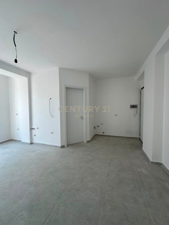 Apartment 1+1 for sale in Mali i Robit !