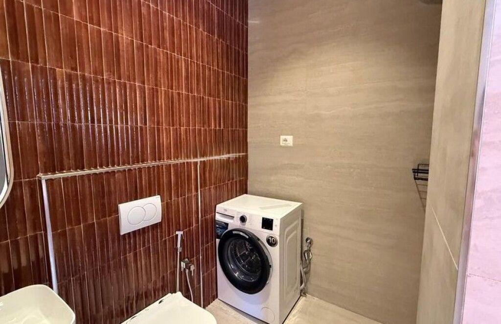 Apartment 1+1 For Rent in Pazari i Ri, Tirana - 700€ | 98 m²