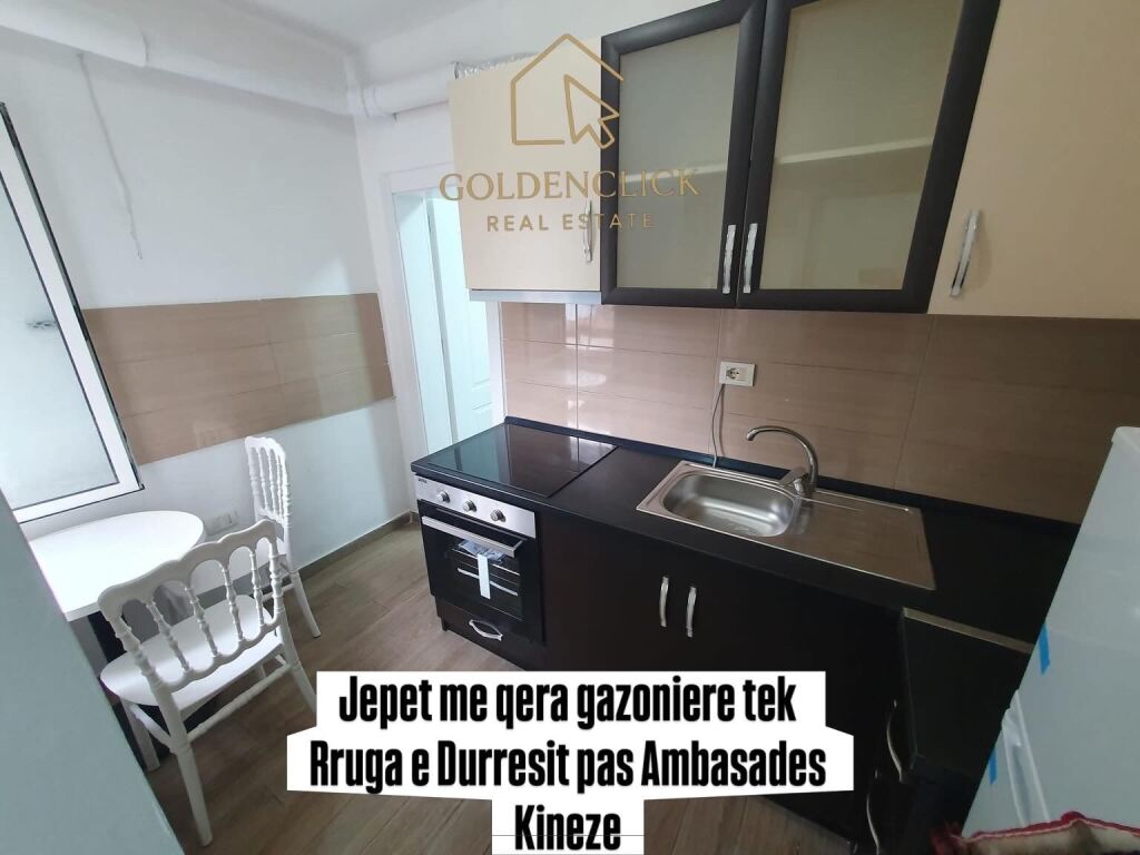 Jepet me qira Gasoniere te rruga e  Durrësit