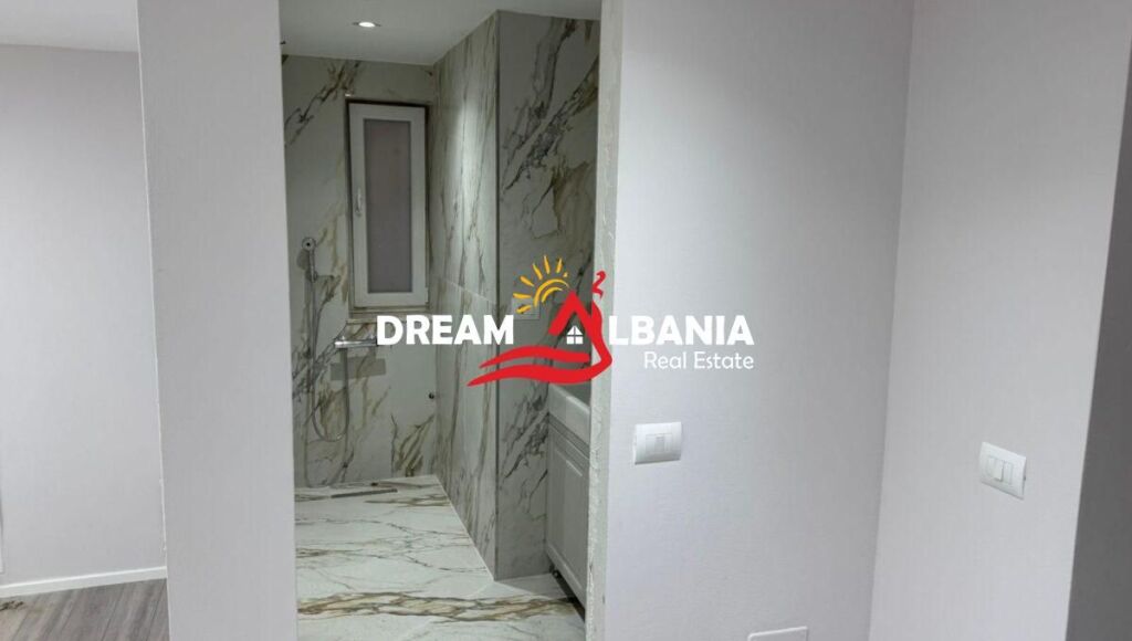 Jepet me Qira Ambient Biznesi – Rruga Fatmir Haxhiu, pranë ETC (42711182)