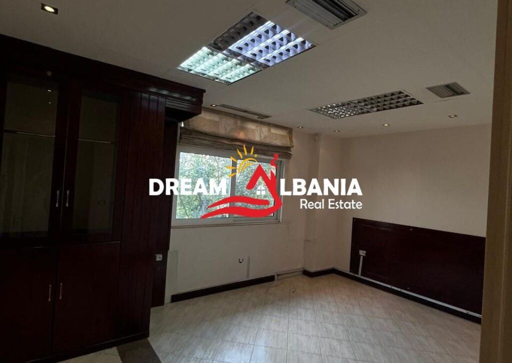 Shitet Apartament te Mine Peza prane Prokuroris  3+1 (ID4131506)

