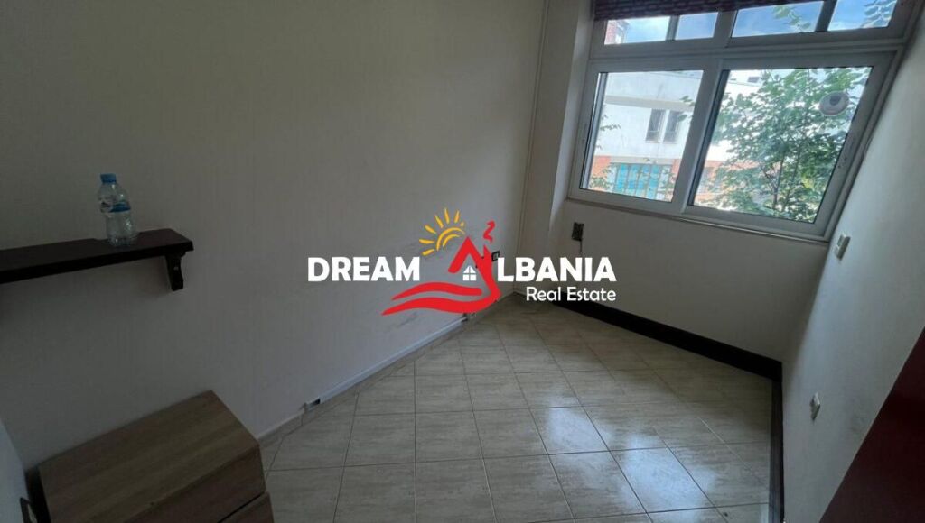 Shitet Apartament te Mine Peza prane Prokuroris  3+1 (ID4131506)
