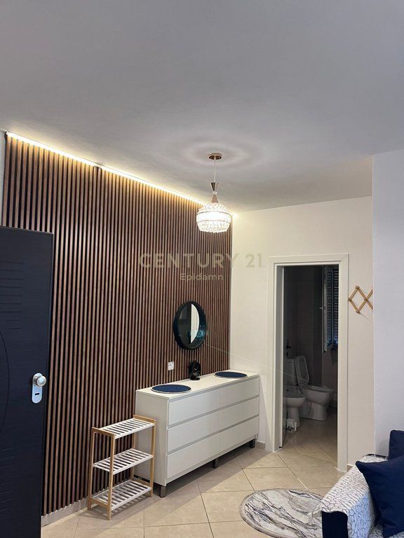 Opportunità di investimento! Appartamento 1+1 a Shkëmbin e Kavajës