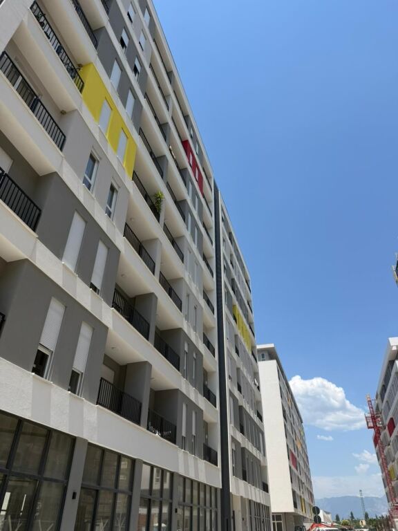 Shitet apartament 2+1+2 i perfunduar tek Univers City