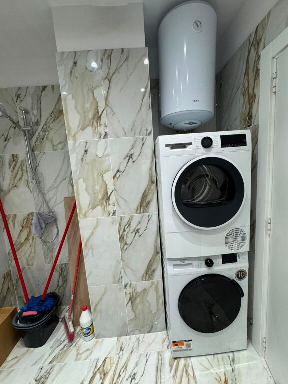 SHITET APARTAMENT 2+1+2 +POST PARKIMI  , RRUGA E ELBASANIT PRANE XIBRAKUT