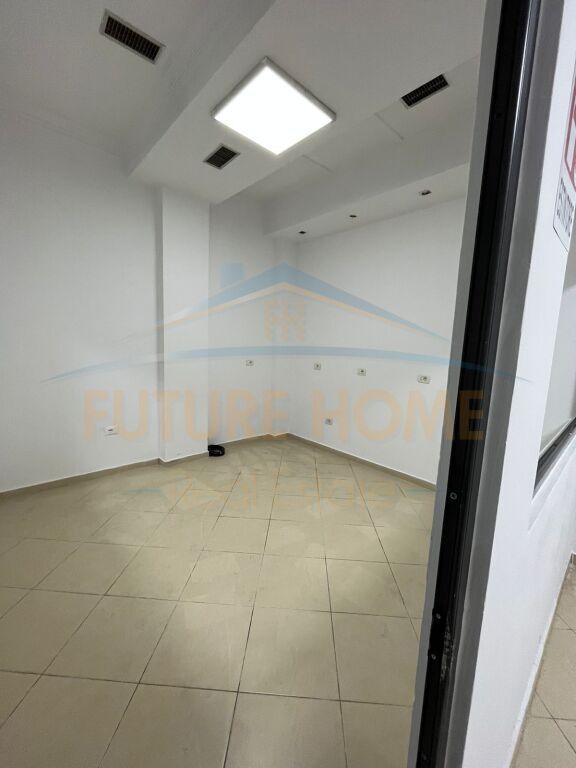 Affitto, Locale Commerciale, Via Kavaja, Tirana.