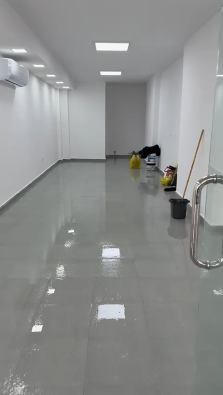 Jepet me qera ambient per zyra - 1   Sip 44 m² Vendndodhja Rruga Dritan Hoxha, Laprak   
