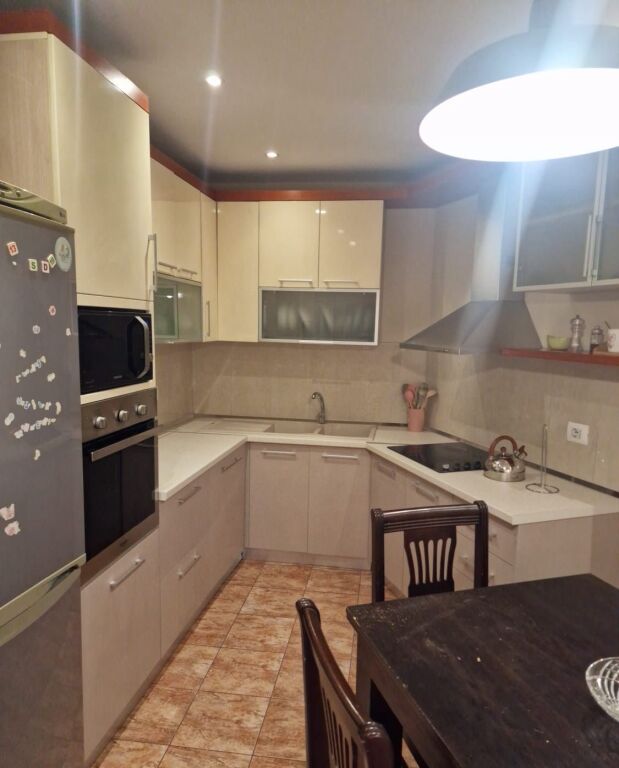 Affitto | Apartament 2 + 1 | Rruga Fortuzi | 900 €/mese