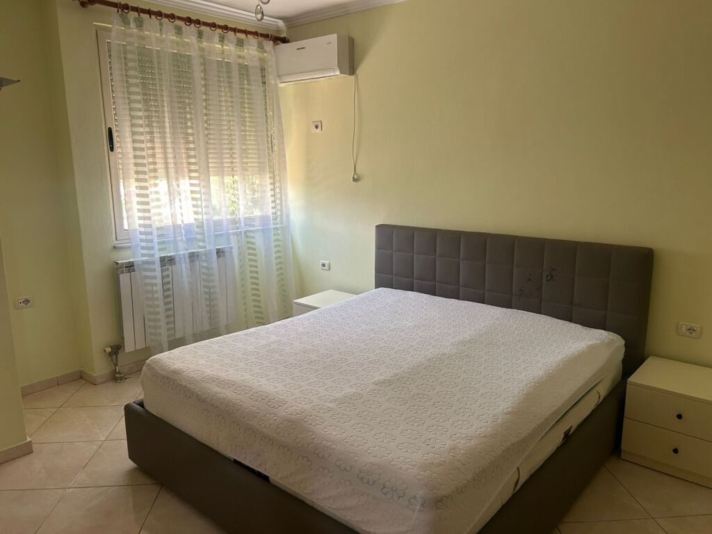 Apartament me qira ne zonen e 21 Dhjetorit (Rruga Shefqet Musaraj)