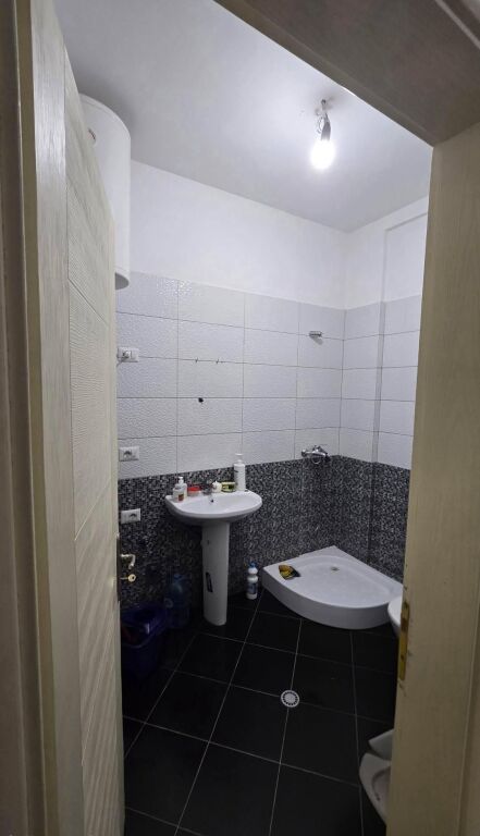 Qera | Apartament 1 + 1 | Rruga 4 Dëshmorët | 450 €/muaj