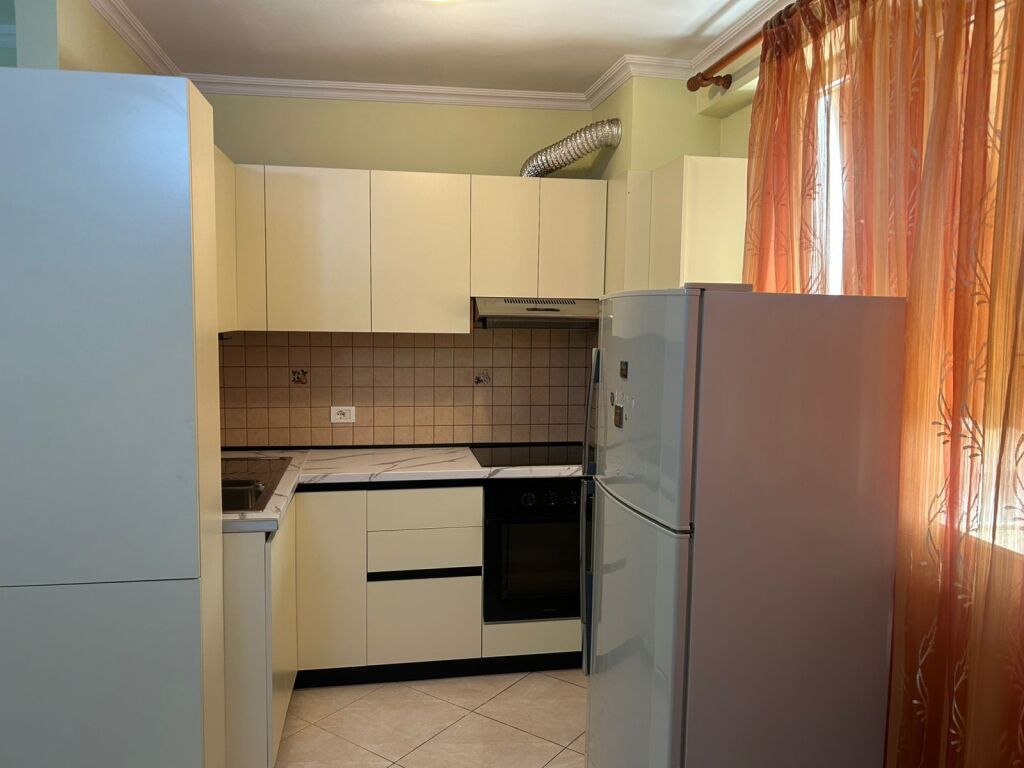 Apartament me qira ne zonen e 21 Dhjetorit (Rruga Shefqet Musaraj)