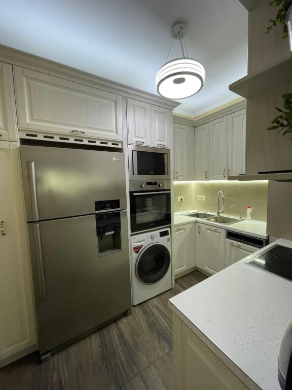 Affitto | Apartament 2 + 1 | Rruga e Kavajës | 900 €/mese