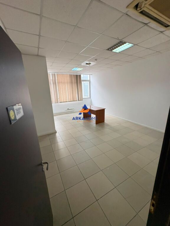 JEPET ME QERA NJESI BIZNESI 540 M2 "NE BLLOK" 7000 EURO NETO