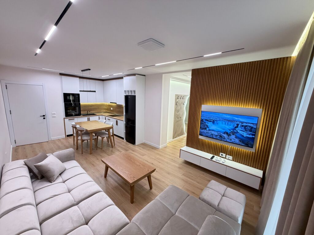 🏡 Shitet Apartament 2+1+2 – Yzberisht, tek KMY  📐 96.6 m² |   💰 Çmim  173 milion leke