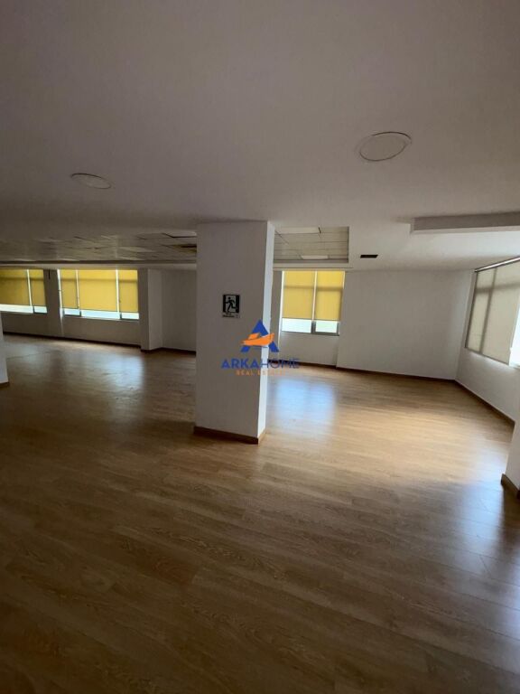 JEPET ME QERA NJESI BIZNESI 330M2 "LSI, BLLOK" 4500 EURO NETO
