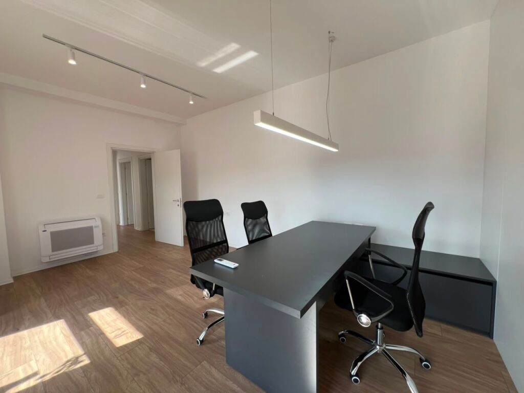 OFFICE FOR RENT 2+1+2