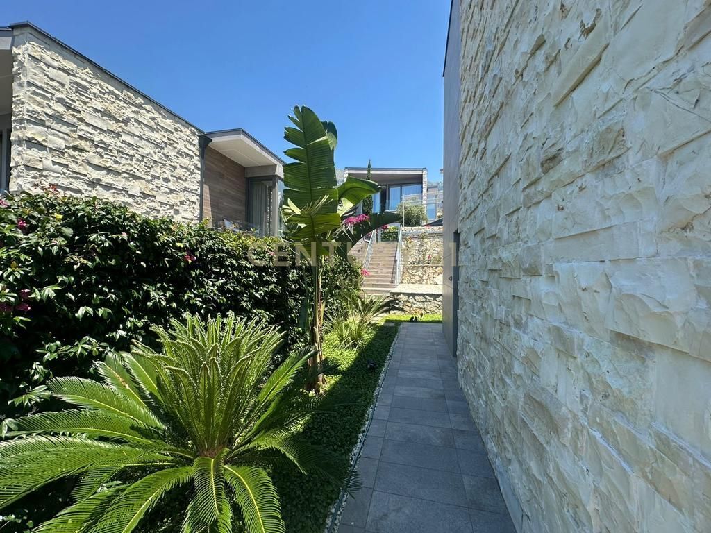 Unique Villa with Sea View in “Residenca Olea”, Dhërmi – ( 3+3, Yard and Parking )