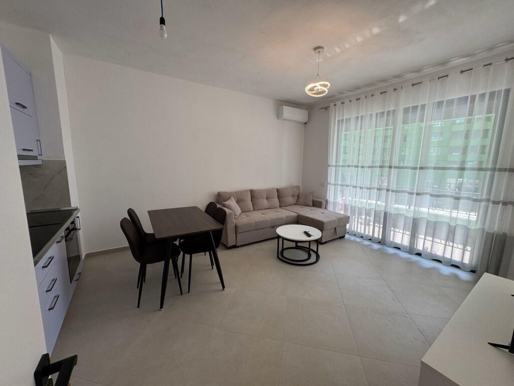 🏢Via 5 Maji, City Garden Residence affitta appartamento 2+1+2, arredato.  50,000 Leke