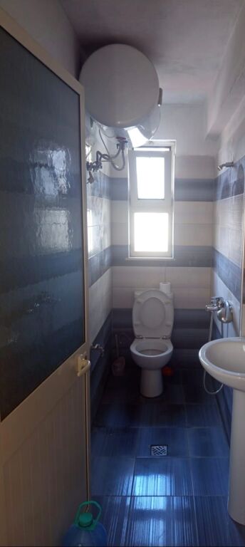 APARTAMENT 1+1. 30000 LEKE.5 MAJI