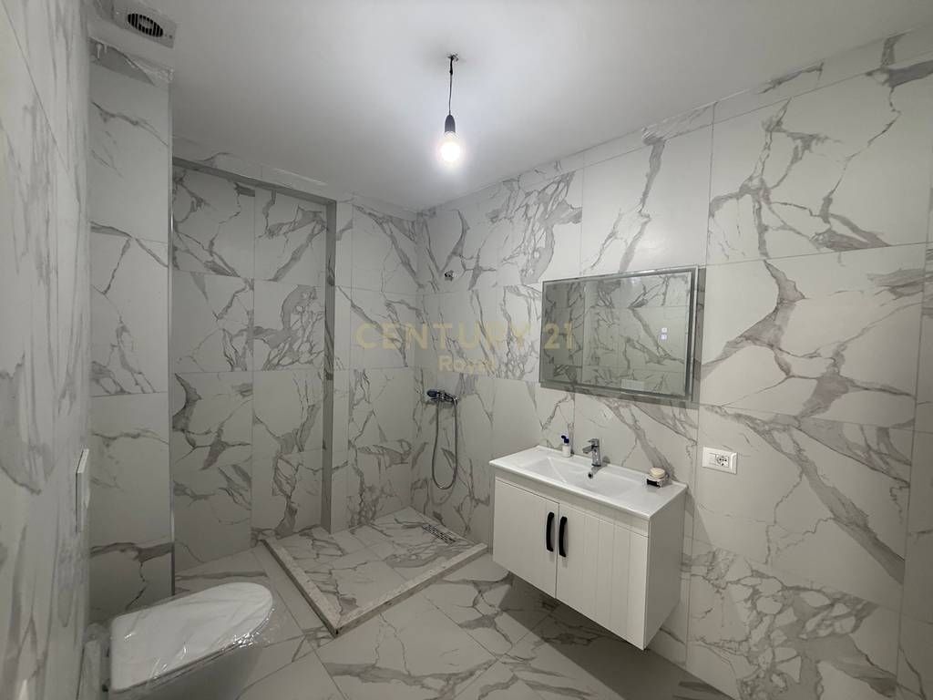 Jepet me qira ambient prane Porcelan 2