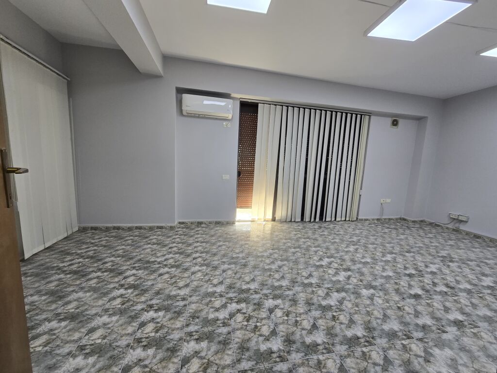 Office for rent at Garda
