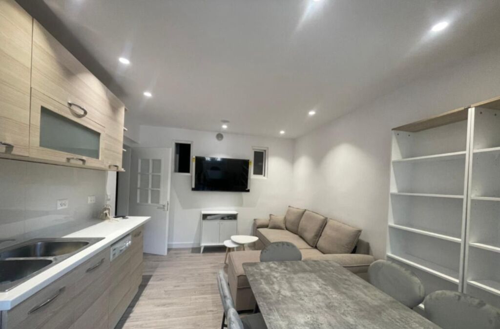 1+1 for rent at Harry Fultz