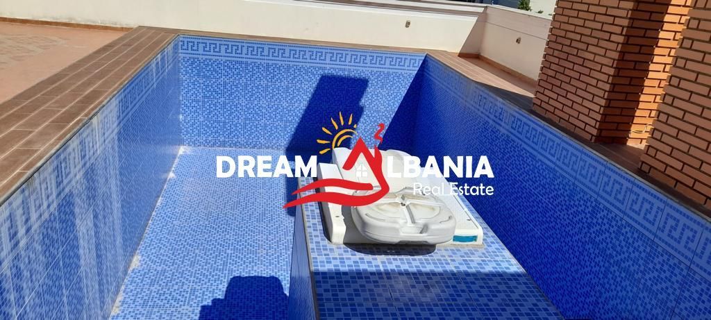 Villa su 3 piani in vendita a Komuna e Parisit vicino al Complesso Dinamo (ID 4151127)