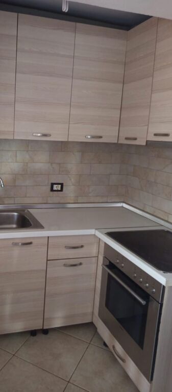 APARTAMENT 1+1. 30000 LEKE.5 MAJI
