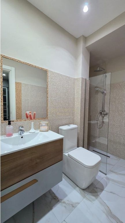 Appartamento 2+1+2 in vendita a Vlore, Via Transballkanike