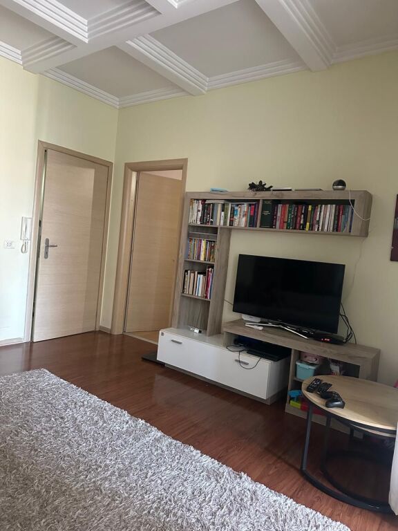 Apartament 2+1 me qira Komuna e Parisit