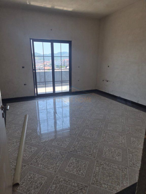 Qera, Apartament 2+1, Rruga e Barrikadave