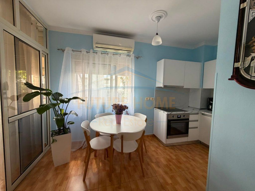 Rent, Apartment 1+1, Barricades Street, Tirana.
