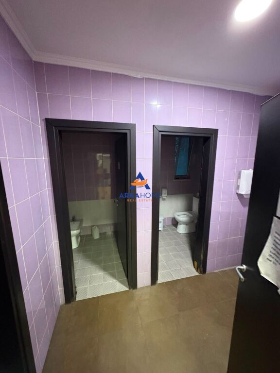 JEPET ME QERA NJESI BIZNESI 540 M2 "NE BLLOK" 7000 EURO NETO