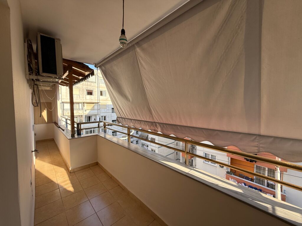 Apartament 2+1 per shitje prane Casa Italias