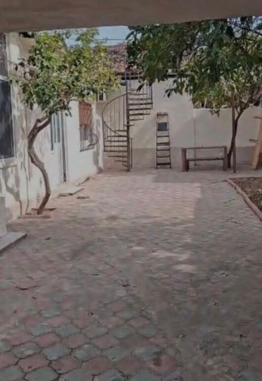 Shtepi private me qera 1+1- 📍Farmacia 10, prane karburant Alpet - 400 mije leke