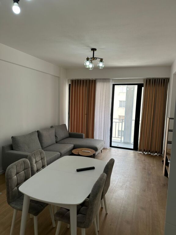 JEPET APARTAMENT ME QERA 2+1, ASTIR