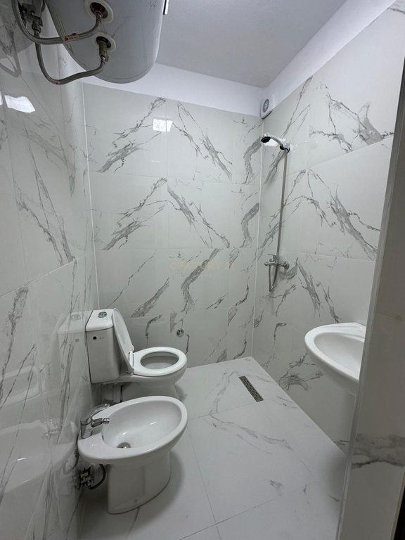Shitet Apartament 1+1 në Fresk, pranë ish Ana Market