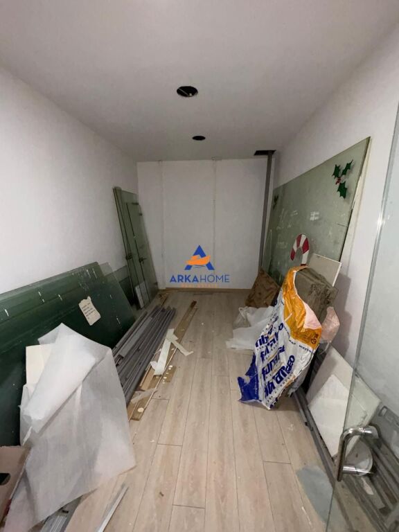 JEPET ME QERA NJESI BIZNESI 330M2 "LSI, BLLOK" 4500 EURO NETO