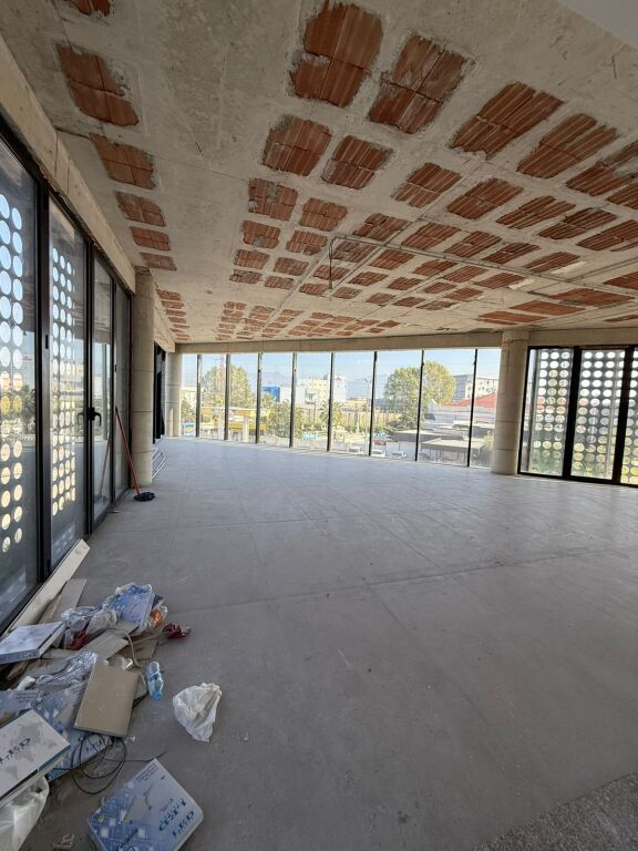 🏢 ME QIRA | GODINË BIZNESI – AUTOSTRADA TIRANË–DURRËS ✨